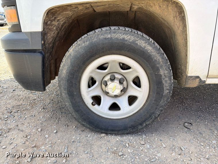 image for item YA4598 2014 Chevrolet Silverado pickup truck