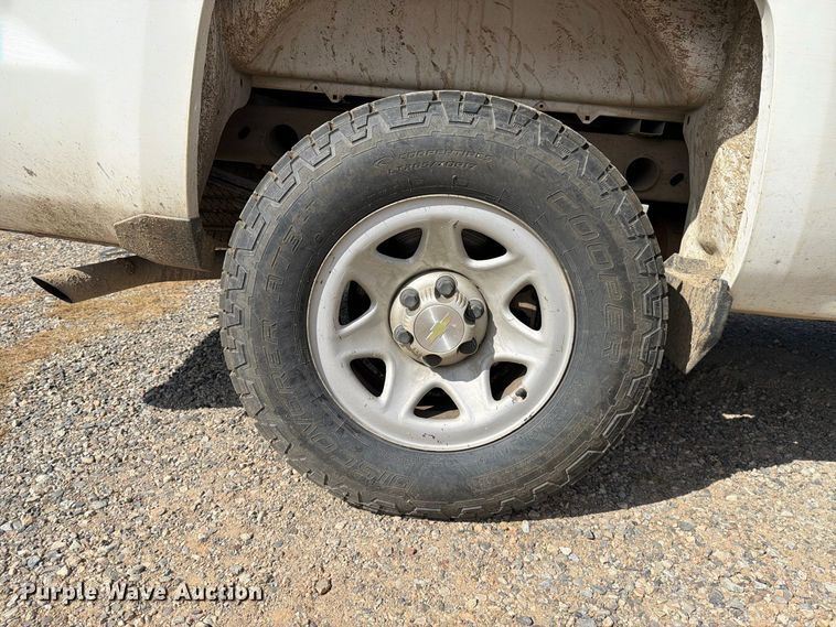image for item YA4598 2014 Chevrolet Silverado pickup truck