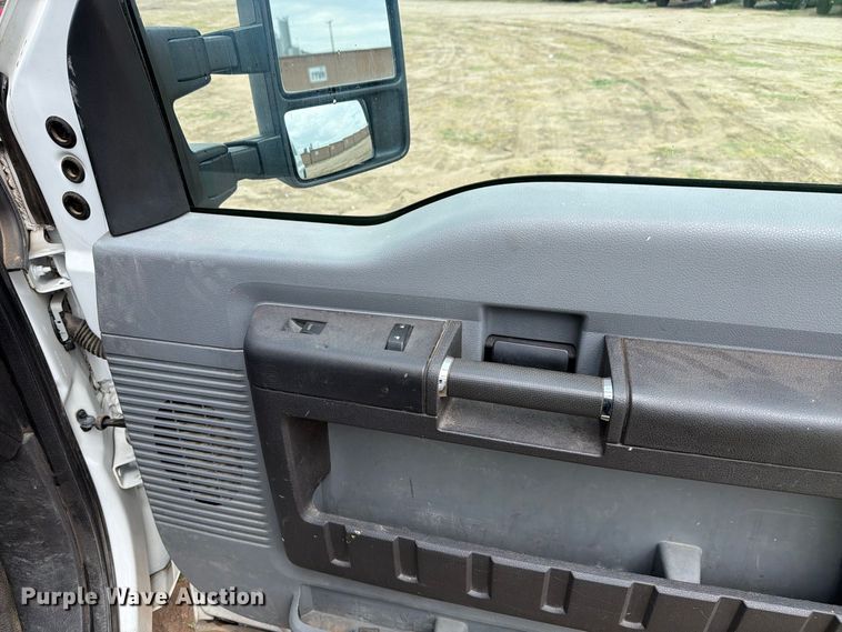 image for item YA4745 2014 Ford F250 Super Duty Ext. Cab utility bed pickup truck
