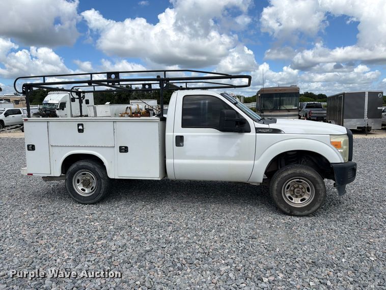 image for item YA4748 2015 Ford F250 Super Duty utility bed pickup truck