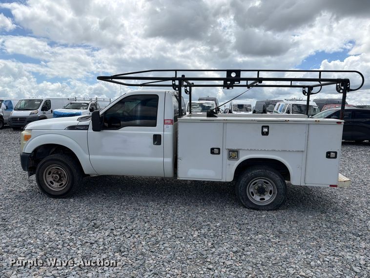 image for item YA4748 2015 Ford F250 Super Duty utility bed pickup truck