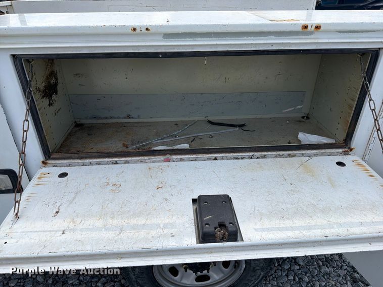 image for item YA4748 2015 Ford F250 Super Duty utility bed pickup truck