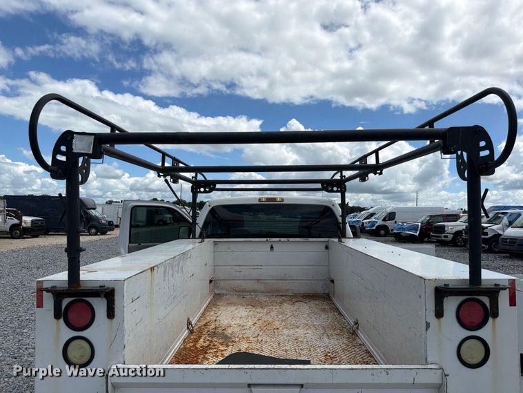 image for item YA4748 2015 Ford F250 Super Duty utility bed pickup truck