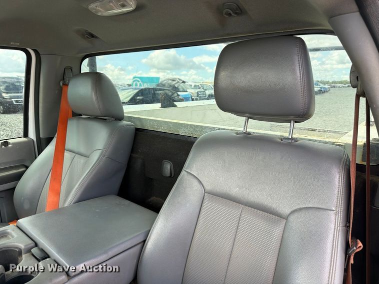 image for item YA4748 2015 Ford F250 Super Duty utility bed pickup truck