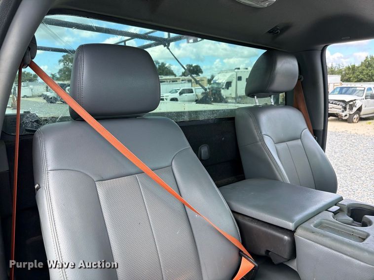 image for item YA4748 2015 Ford F250 Super Duty utility bed pickup truck