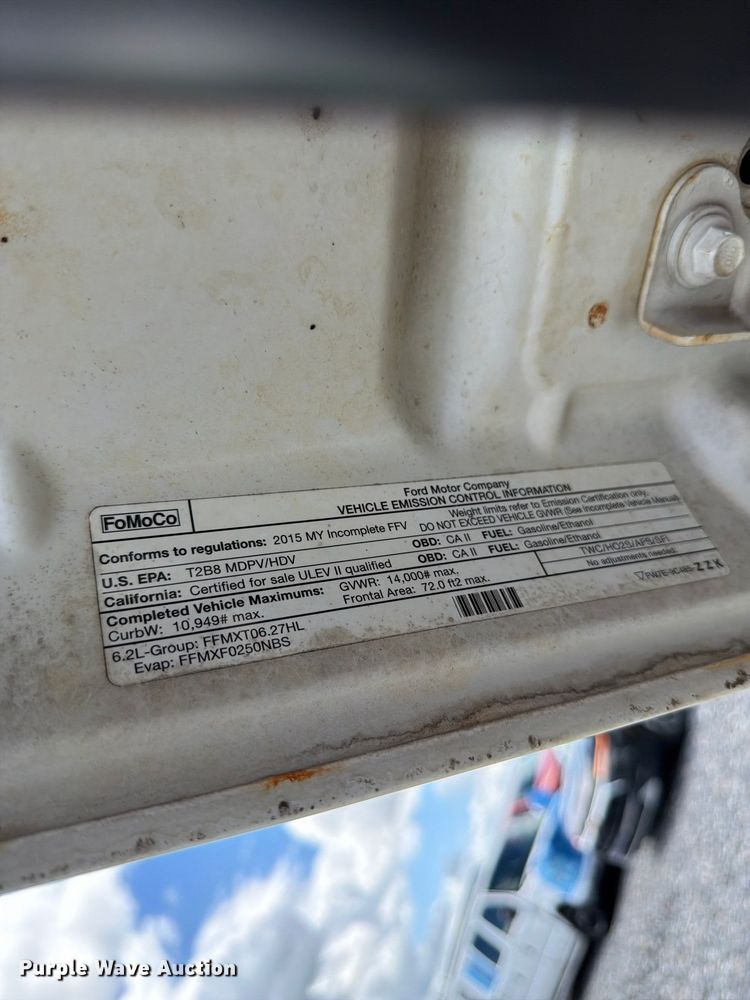 image for item YA4748 2015 Ford F250 Super Duty utility bed pickup truck