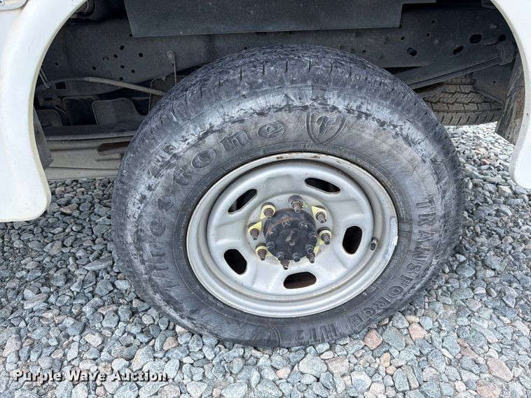 image for item YA4748 2015 Ford F250 Super Duty utility bed pickup truck