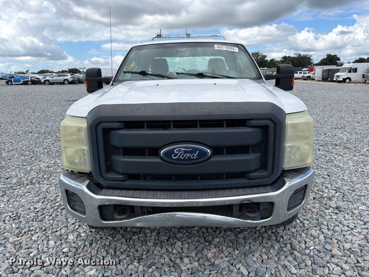 image for item YA4749 2016 Ford F250 Super Duty utility bed pickup truck