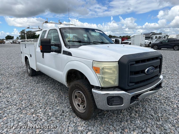 image for item YA4749 2016 Ford F250 Super Duty utility bed pickup truck