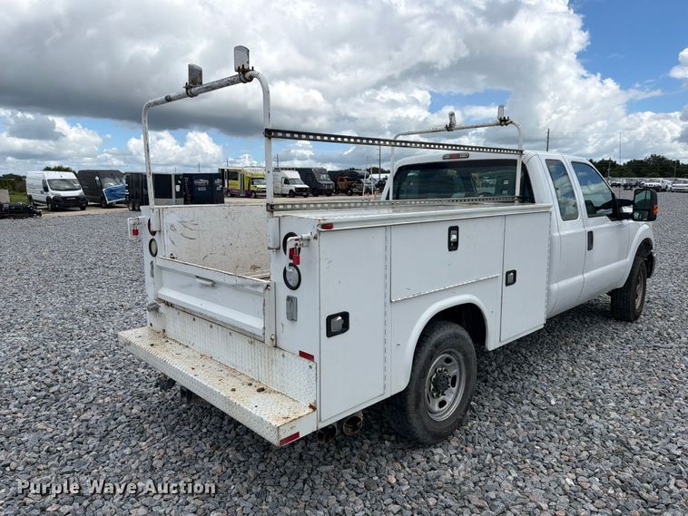 image for item YA4749 2016 Ford F250 Super Duty utility bed pickup truck