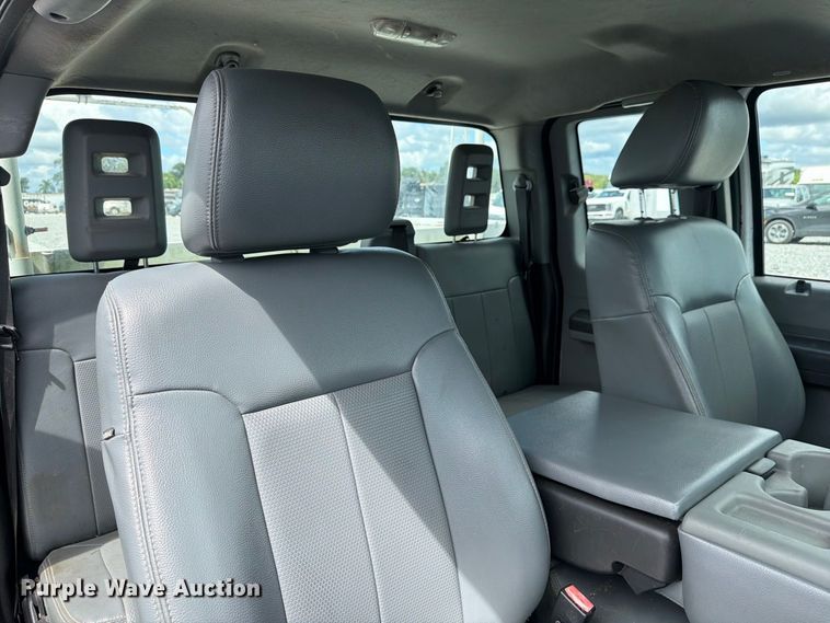 image for item YA4749 2016 Ford F250 Super Duty utility bed pickup truck