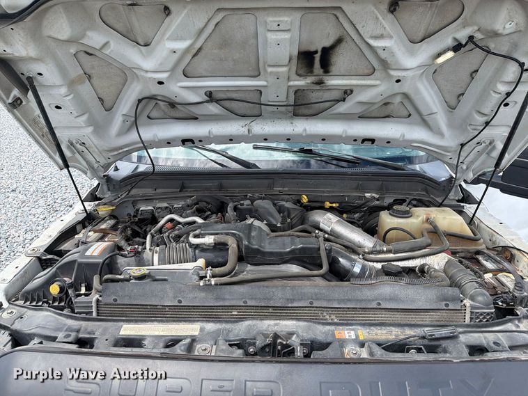 image for item YA4749 2016 Ford F250 Super Duty utility bed pickup truck