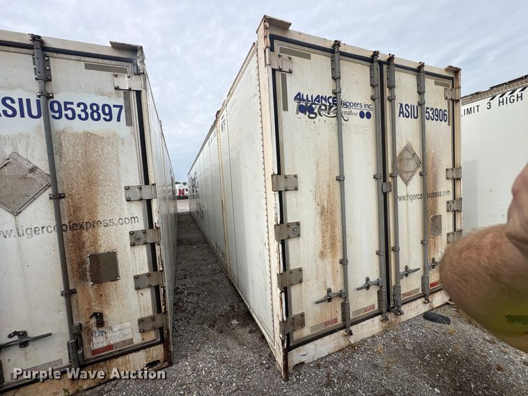 image for item YA4776 2015 CIMC refrigerated shipping container
