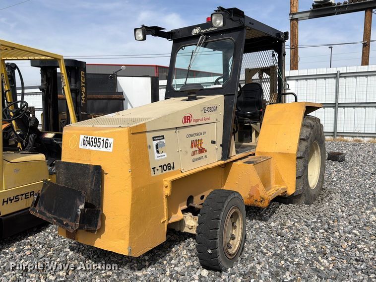 1992 Ingersoll Rand T-708J tow tractor