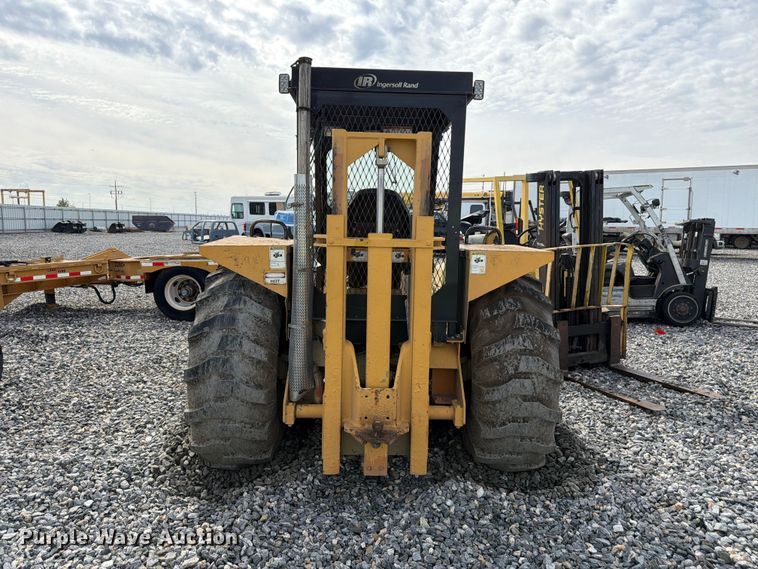 image for item YA4811 1992 Ingersoll Rand T-708J tow tractor