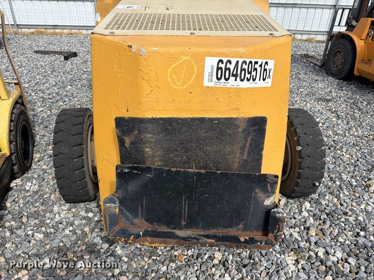 image for item YA4811 1992 Ingersoll Rand T-708J tow tractor