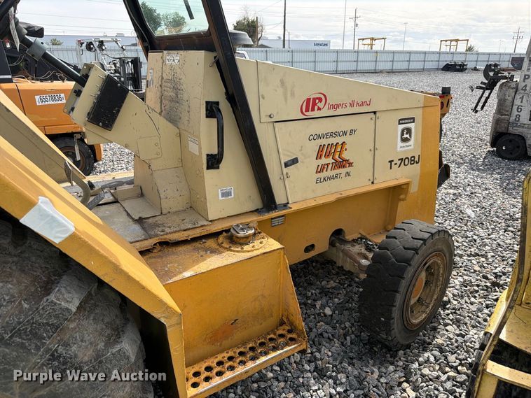 image for item YA4811 1992 Ingersoll Rand T-708J tow tractor