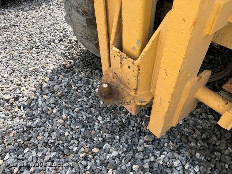 image for item YA4811 1992 Ingersoll Rand T-708J tow tractor