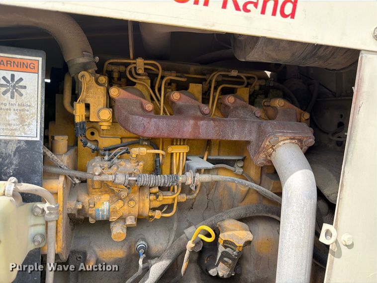 image for item YA4811 1992 Ingersoll Rand T-708J tow tractor