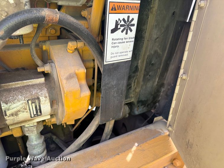 image for item YA4811 1992 Ingersoll Rand T-708J tow tractor