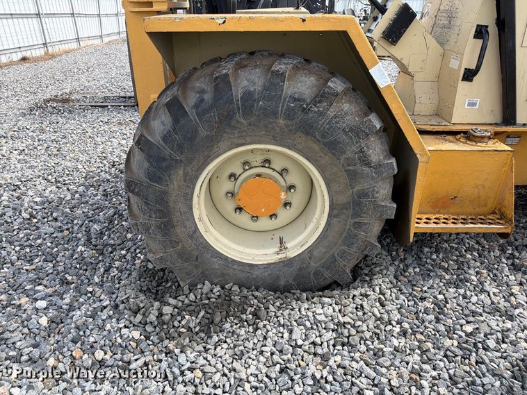 image for item YA4811 1992 Ingersoll Rand T-708J tow tractor
