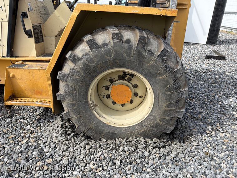 image for item YA4811 1992 Ingersoll Rand T-708J tow tractor