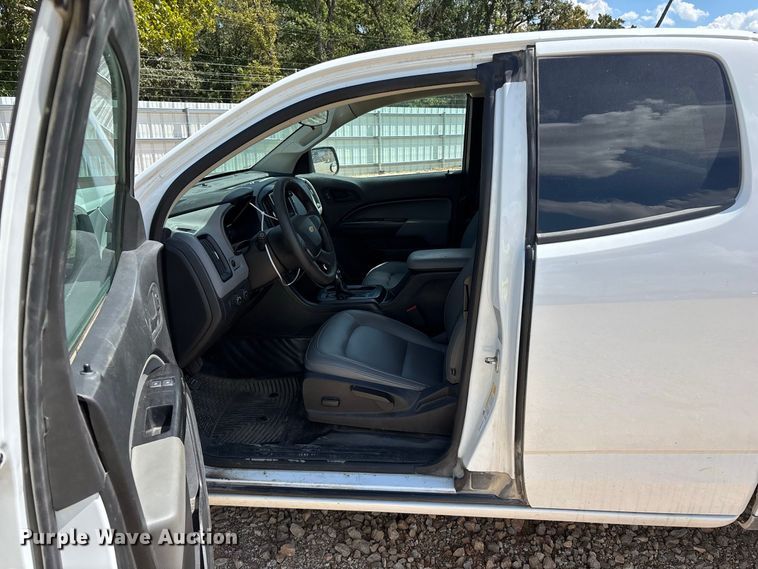 image for item YA4874 2022 Chevrolet Colorado Ext. Cab pickup truck