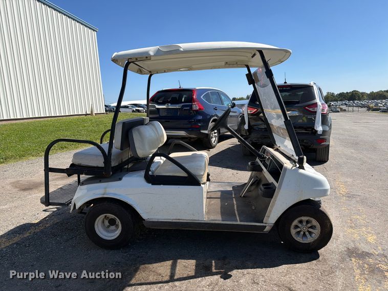 image for item YA4924 2003 Club Car golf cart