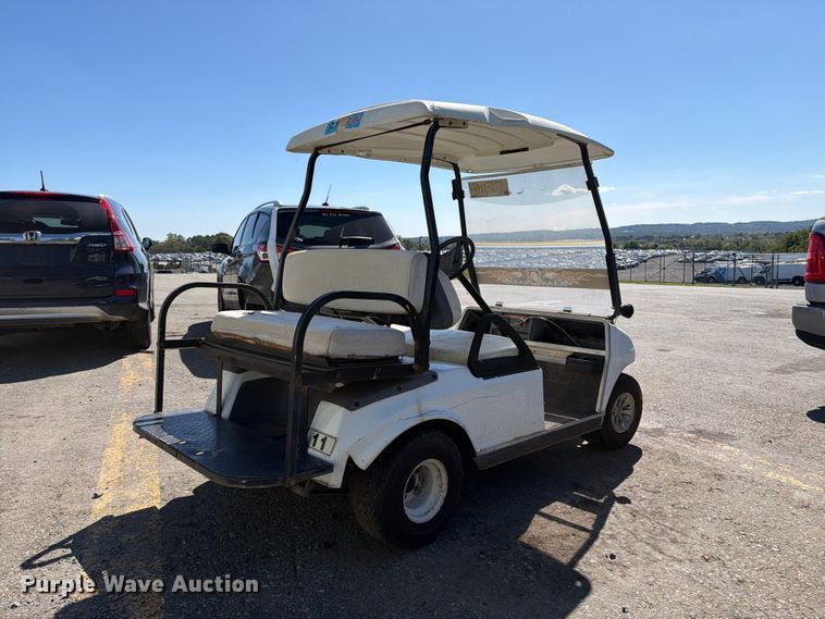 image for item YA4924 2003 Club Car golf cart