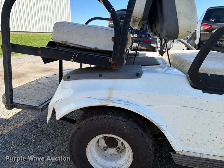 image for item YA4924 2003 Club Car golf cart
