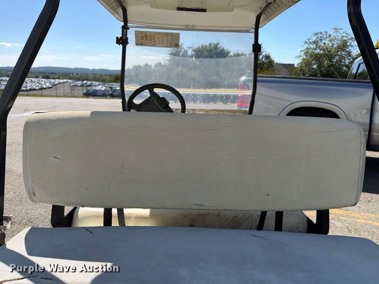 image for item YA4924 2003 Club Car golf cart