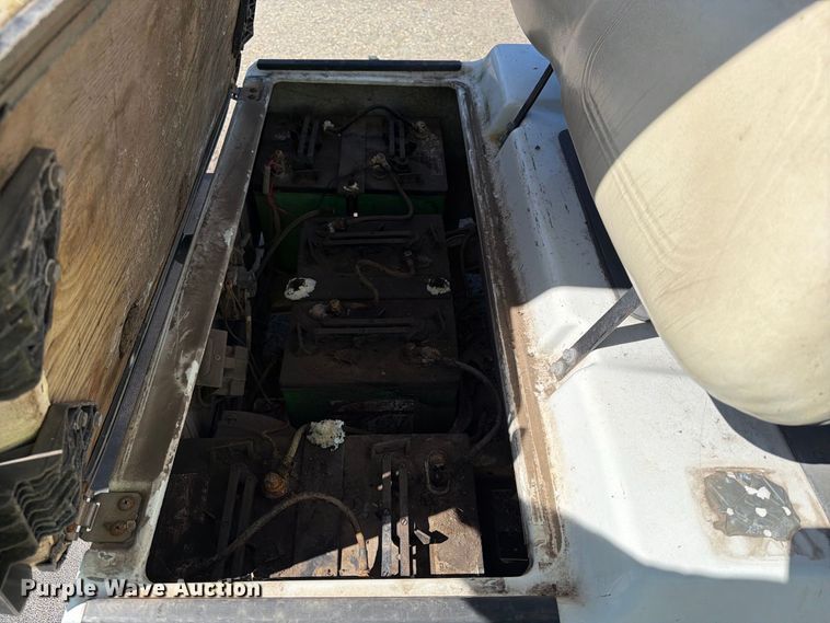 image for item YA4924 2003 Club Car golf cart