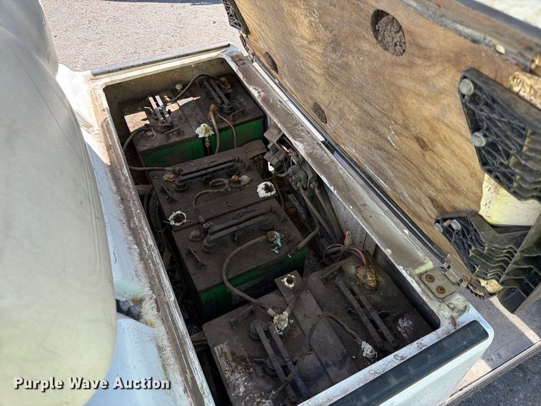 image for item YA4924 2003 Club Car golf cart