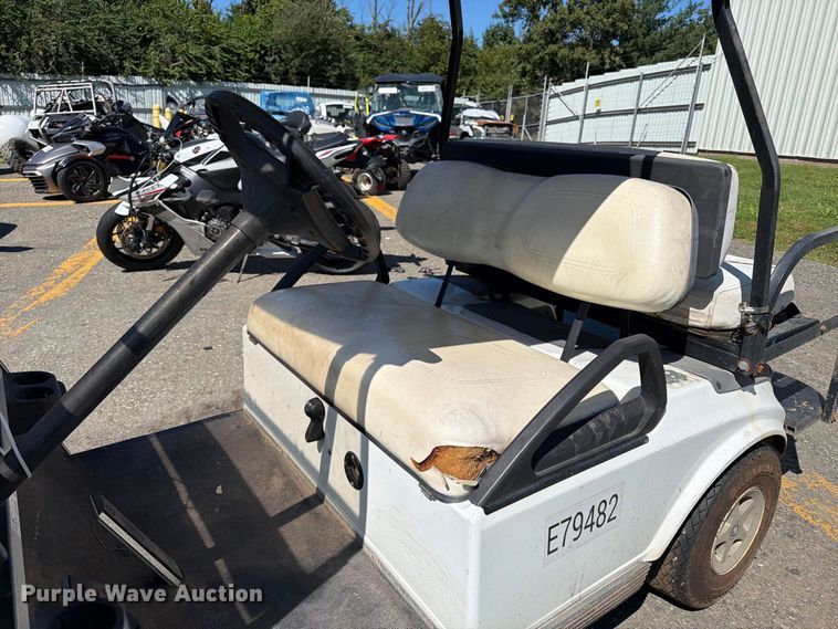 image for item YA4924 2003 Club Car golf cart
