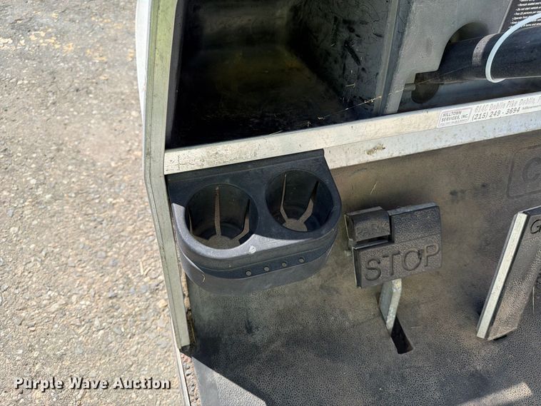 image for item YA4924 2003 Club Car golf cart