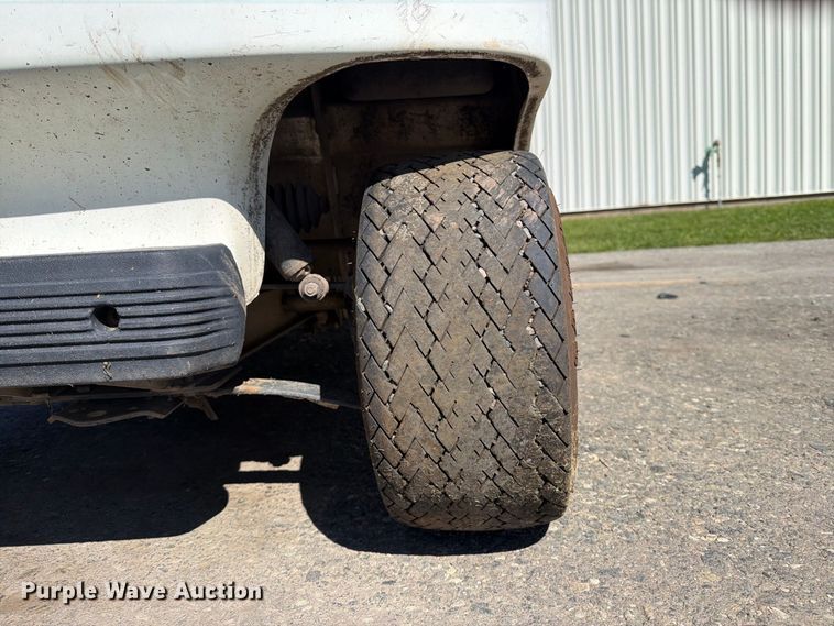 image for item YA4924 2003 Club Car golf cart