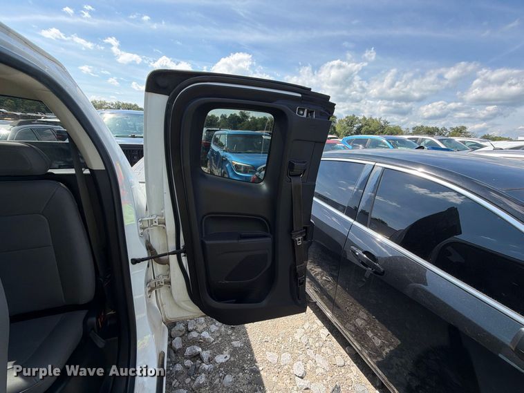 image for item YA4960 2019 Chevrolet Colorado Ext. Cab pickup truck