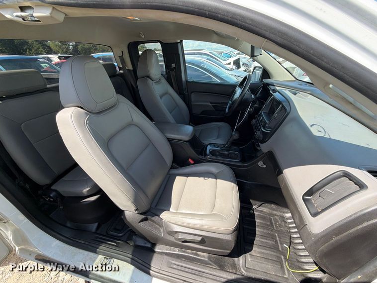 image for item YA4960 2019 Chevrolet Colorado Ext. Cab pickup truck