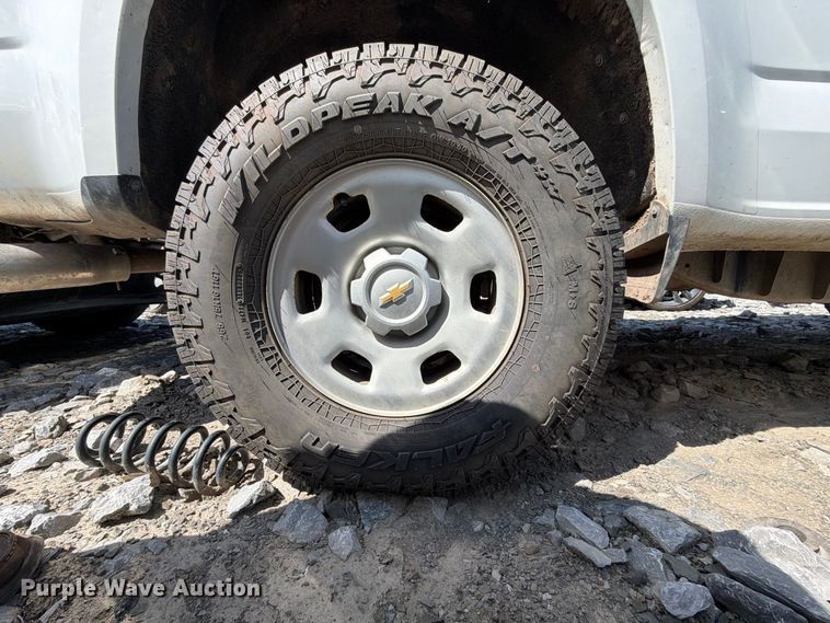 image for item YA4960 2019 Chevrolet Colorado Ext. Cab pickup truck
