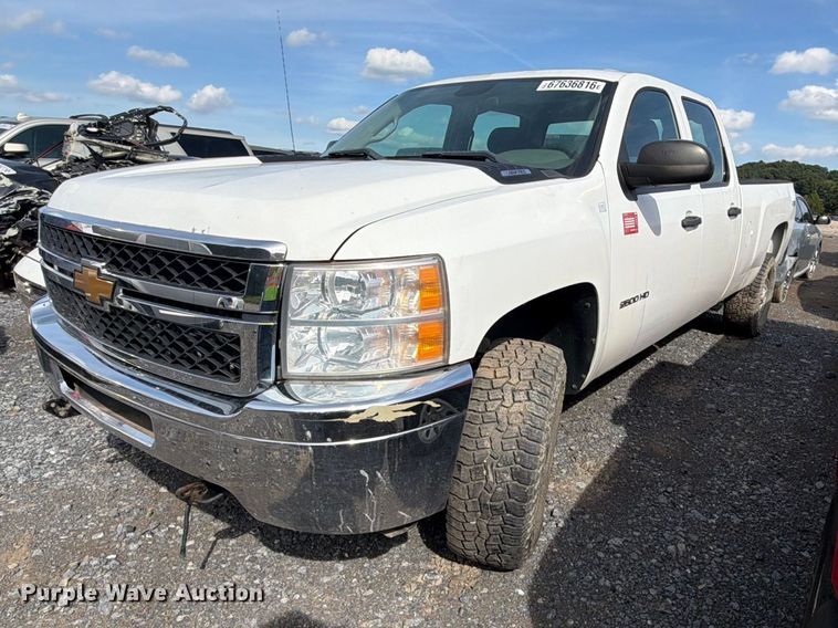 2014 Chevrolet Silverado 2500HD Crew Cab pickup truck