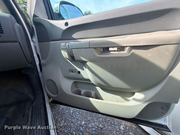 image for item YA4961 2014 Chevrolet Silverado 2500HD Crew Cab pickup truck