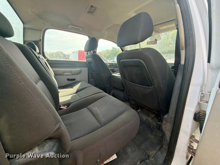 image for item YA4961 2014 Chevrolet Silverado 2500HD Crew Cab pickup truck