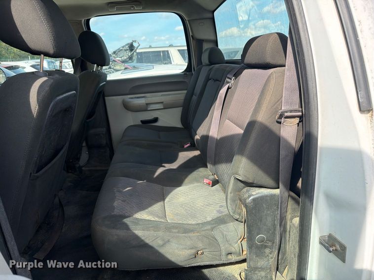 image for item YA4961 2014 Chevrolet Silverado 2500HD Crew Cab pickup truck