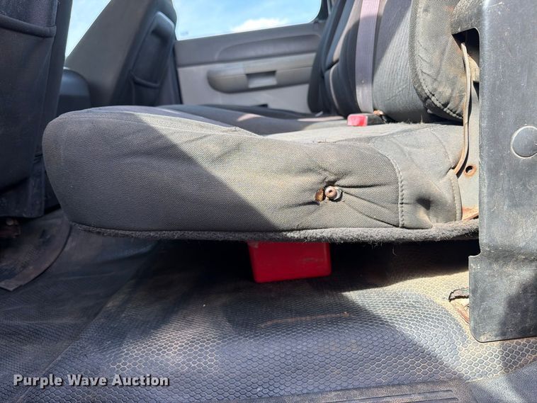 image for item YA4961 2014 Chevrolet Silverado 2500HD Crew Cab pickup truck