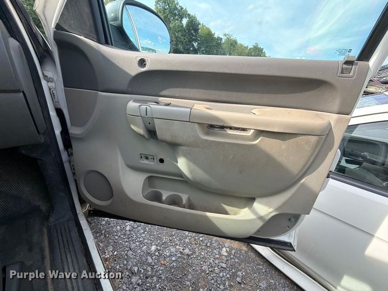 image for item YA4961 2014 Chevrolet Silverado 2500HD Crew Cab pickup truck