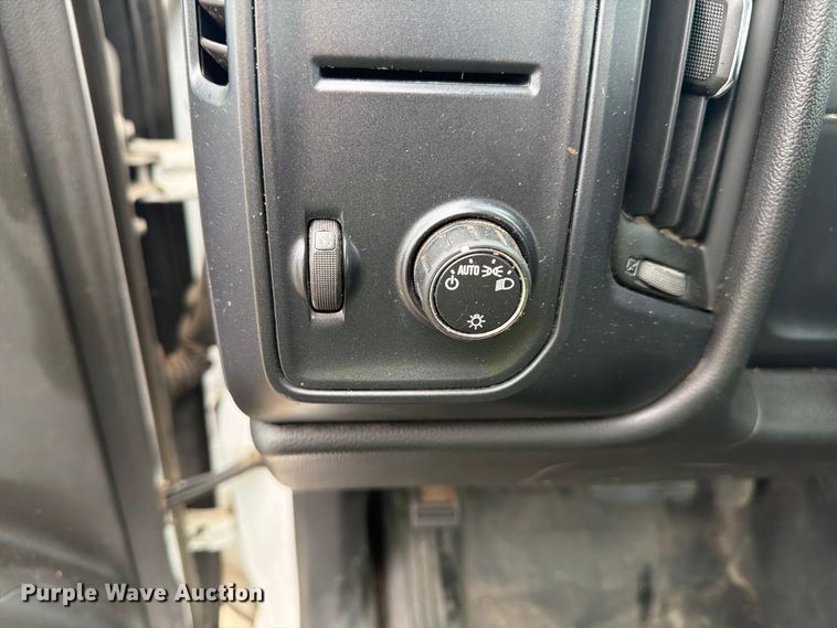 image for item YA4984 2016 Chevrolet Silverado 1500 pickup truck