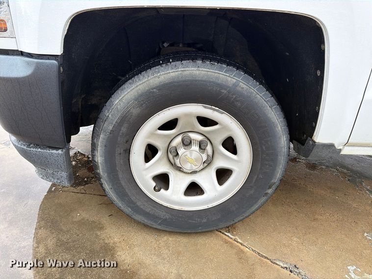 image for item YA4984 2016 Chevrolet Silverado 1500 pickup truck