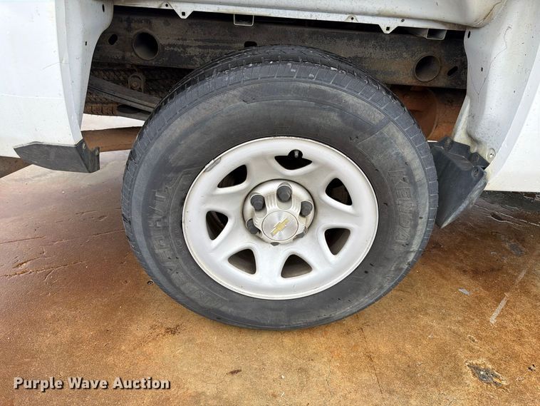 image for item YA4984 2016 Chevrolet Silverado 1500 pickup truck