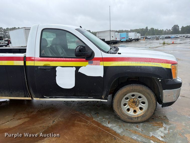 image for item YA4985 2007 GMC Sierra 1500 pickup truck