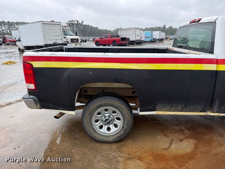 image for item YA4985 2007 GMC Sierra 1500 pickup truck